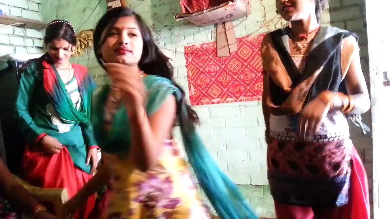 Up Girl dance in shaadi