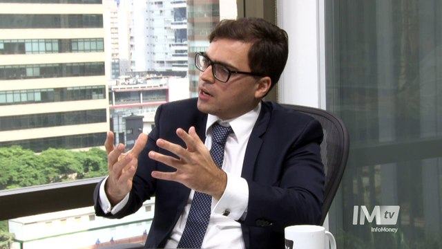 Olhar o universo com um telescópio ao invés de um binóculo: veja como funciona o maior fundo quantitativo do Brasil