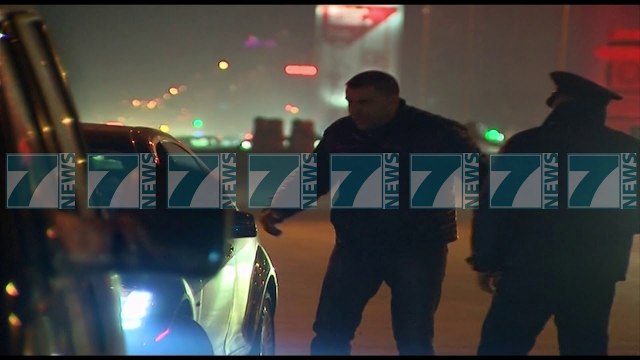 PRANGOSEN TRE TE RINJ QE VIDHNIN NE TIRANE MAKINA LUKSOZE - News, Lajme - Kanali 11