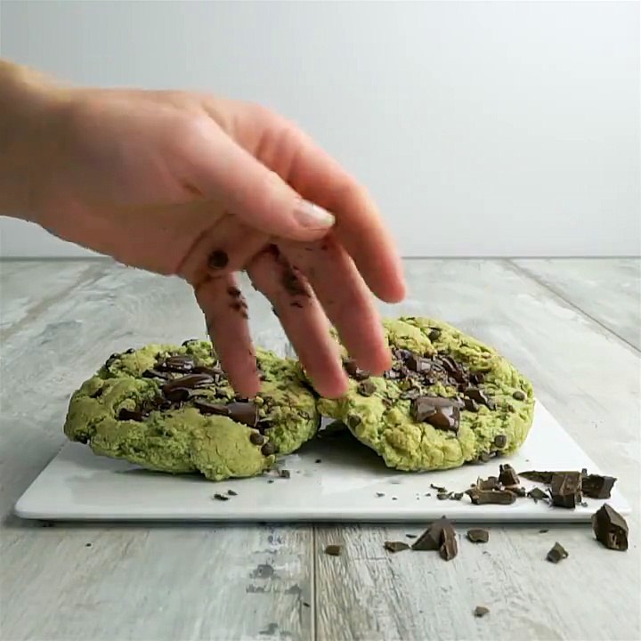 Schokolade und Minze passen super zusammen! Probiert diese Schoko-Minz Cookies! ZUM REZEPT 