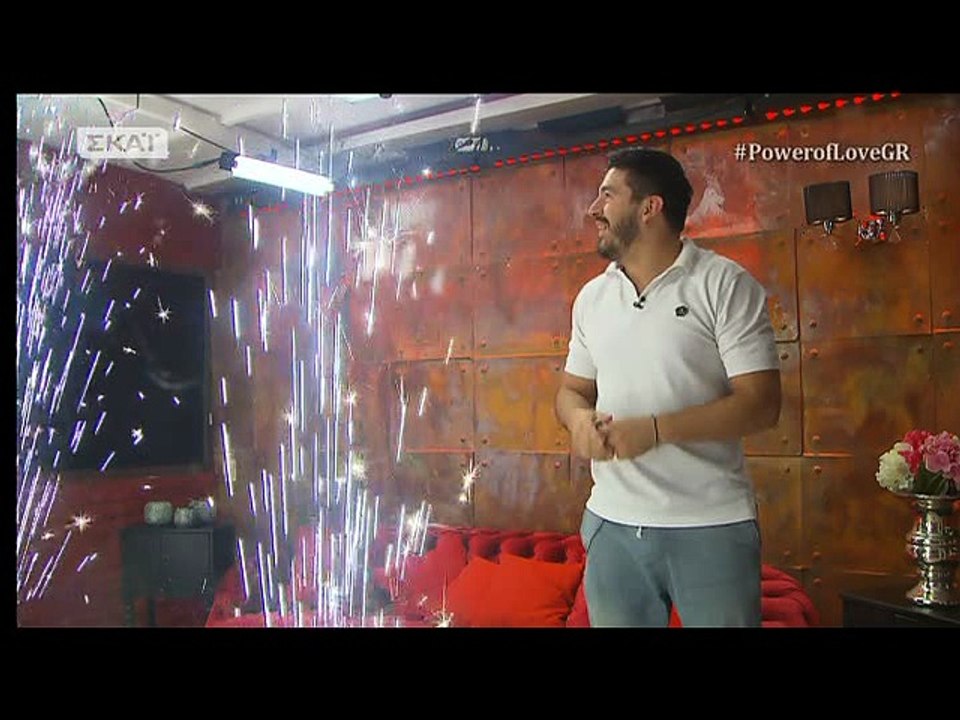 Power Of Love: Πήγε να κάνει έκπληξη και παραλίγο να πάρει φωτιά το πλατό