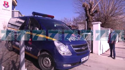 SHKARKOHEN DREJTUESIT E POLICISE SE PERMETIT DHE KELCYRES - News, Lajme - Kanali 8