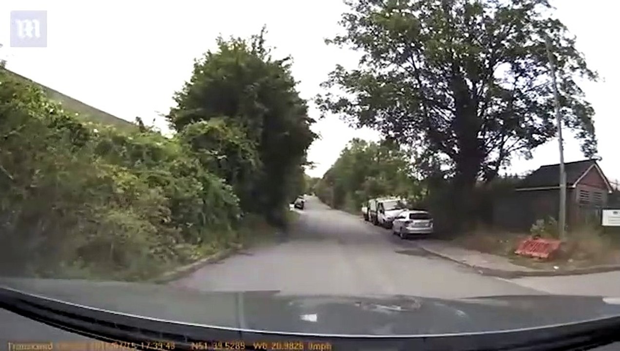 Il vient acheter un van d'occasion et tombe dans un guet-apens. Chaud