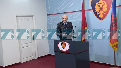 SHKARKOHEN DREJTUESIT E POLICISE SE PERMETIT DHE KELCYRES - News, Lajme - Kanali 11