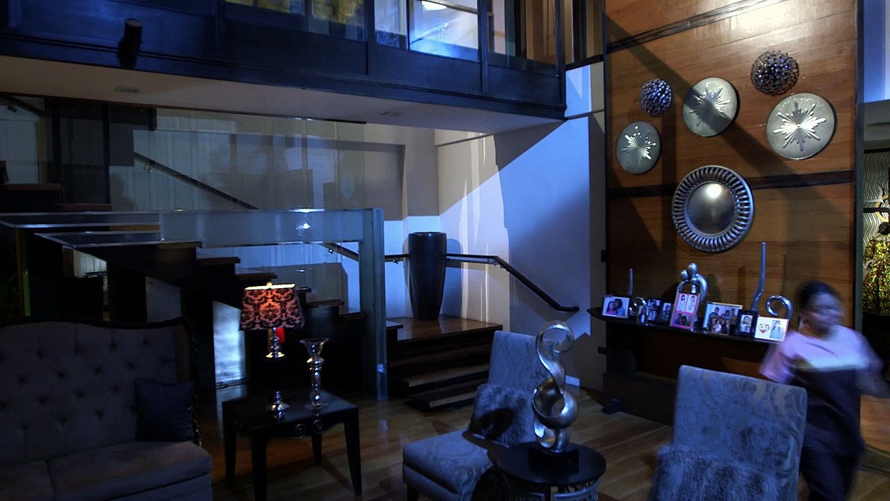 The Blood Sisters: Erika finds Rosemarie lying unconscious | EP 53