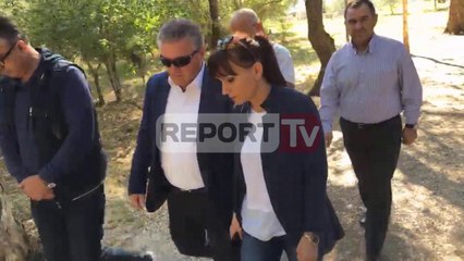 下载视频: Report TV - Funksionarë të PD vizitë në Butrint  ku po ndërtohet një biznes privat