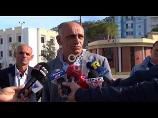 Ora News - Ankohen kryepleqtë: Kemi 18 muaj pa marrë rrogën