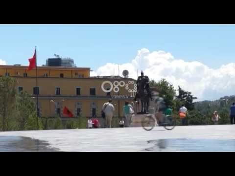 Ora News - Revista Vogue për Tiranën: Destinacion plot gjallëri për një aventurë në Ballkan