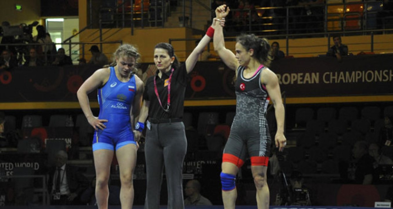 Avrupa Güreş Şampiyonasında Elif Jale Yeşilırmak Altın Madalya Kazandı