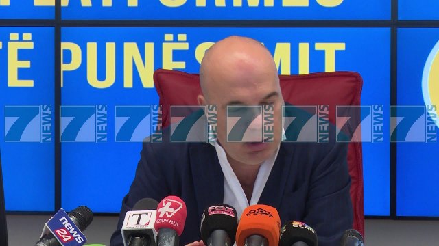 DREJTORI I OSHEE SHKARKON 12 DREJTUES, ÇMIMI I ENERGJISE NUK RRITET - News, Lajme - Kanali 11