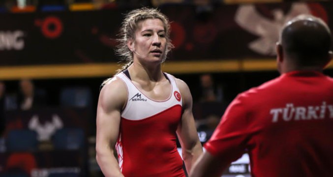Yasemin Adar, Avrupa Güreş Şampiyonasında Altın Madalya Kazandı