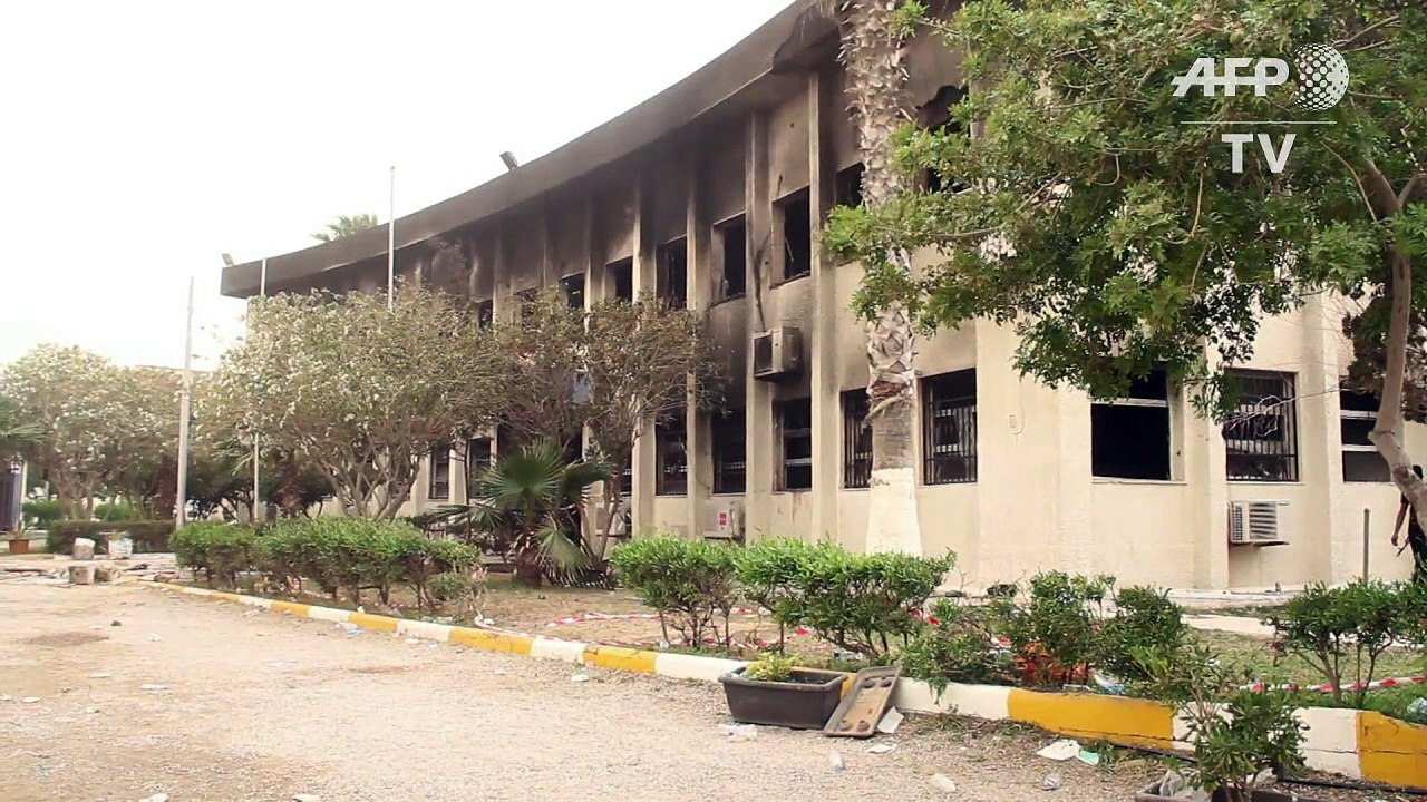 ١٢ قتيلا في هجوم انتحاري تبناه تنظيم الدولة الاسلامية استهدف مفوضية الانتخابات في ليبيا