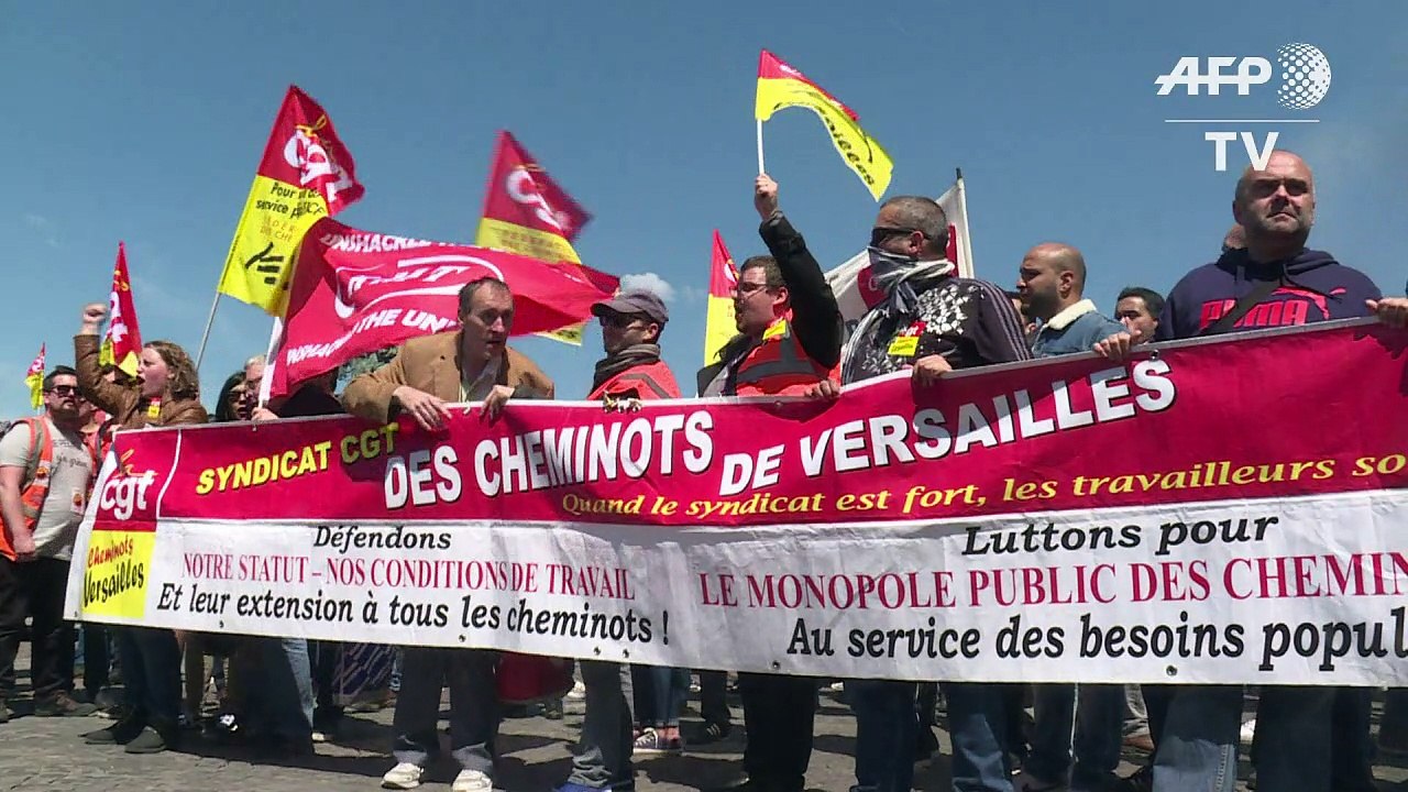 SNCF: les cheminots maintiennent la pression
