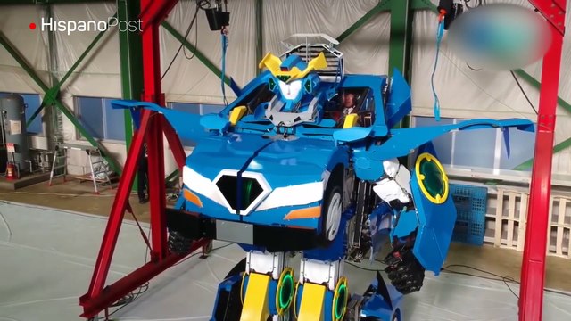 Científicos japoneses presentan el auto que se convierte en un robot