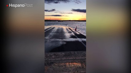 Pese a que la autopista estaba inundada decidió cruzarla con su todoterreno