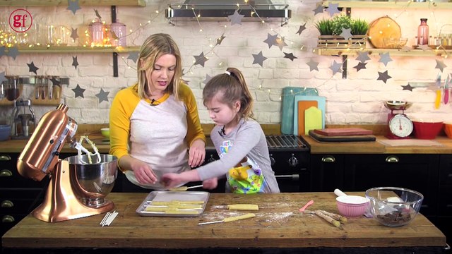 Stick Badge Biscuits - Hey Duggee