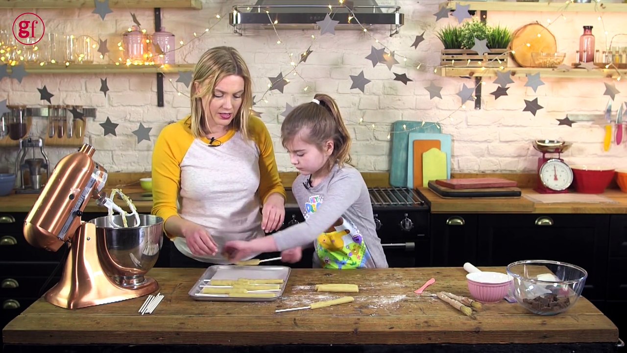 Stick Badge Biscuits - Hey Duggee