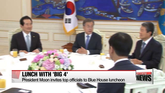 President Moon briefs top officials on outcome of inter-Korean summit