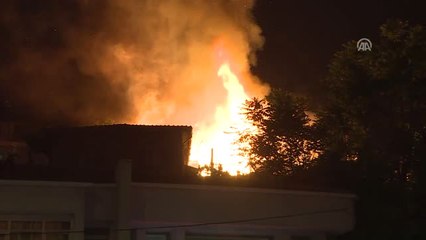 Başkentin Tarihi Mahallesinde 7 Ev Yandı