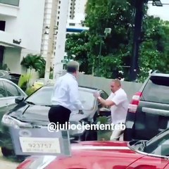 Pleito entre dos peledeista. Por causa de primarias abiertas.
