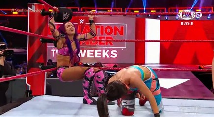 SASHA BANKS VS BAYLEY EN ESPAÑOL WWE RAW 12/2/18 EN ESPAÑOL