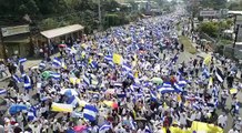 Miles de nicaraguenses participan en la peregrinaciòn.