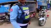 Cảnh sát Campuchia mất việc vì nhận hối lộ của phượt thủ Việt Nam