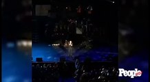 Marc Anthony llora recordando a Juan Gabriel durante su concierto en Nueva York