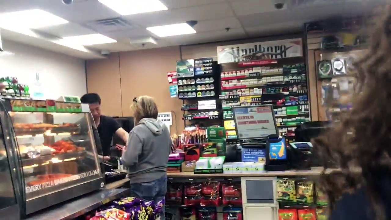 HUNTING AT 7-ELEVEN FOR FIDGET SPINNERS - Aquarium of the Bay - Rainforest Cafe San Francisco
