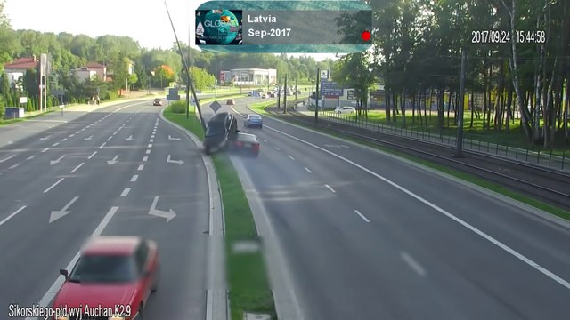 Doubler sur l'autoroute et terminer l'un sur l'autre voiture !