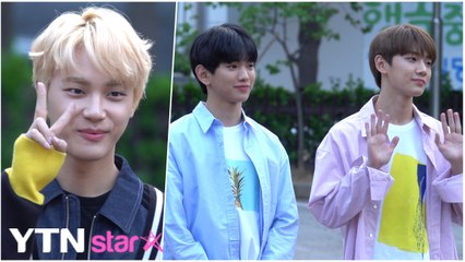 [Y영상] 더보이즈-형섭x의웅 ‘풋풋한 소년미’ (뮤직뱅크 출근길) / YTN