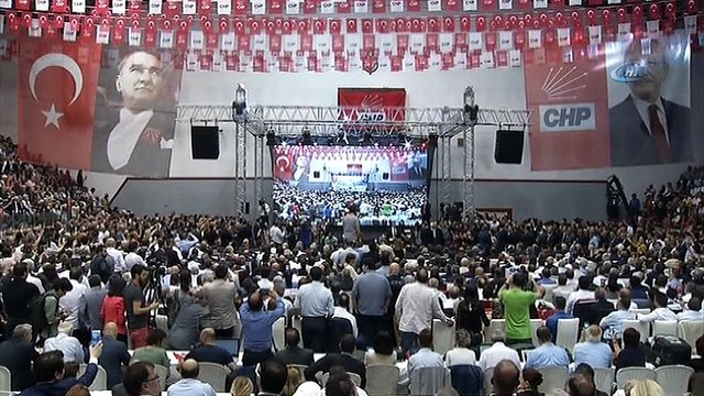 CHP Lideri Kılıçdaroğlu:“Bir öğretmen kararlı, inançlı, enerjik çabasını harcamak istiyor. Eski bir öğretmen, yeni bir politikacı, Sayın Muharrem İnce gel bakalım buraya”