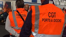 Les dockers manifesrent au port de pêche