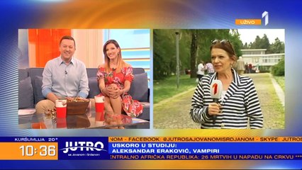 Gorica Nešović ispred KUĆE CVEĆA