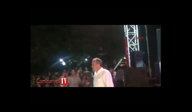 İnce, Vardar Ovası türküsüyle oynadı