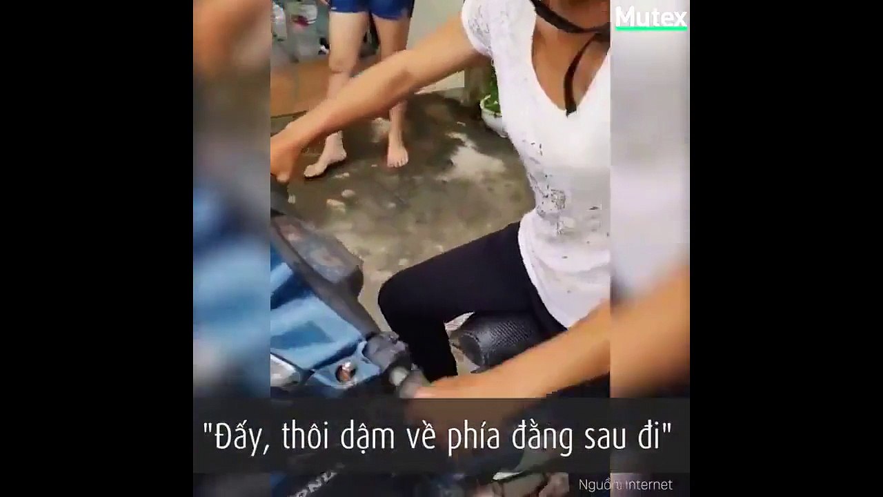 Khi bạn không biết đi xe máy và xung quanh toàn người ‘nhiệt tình’