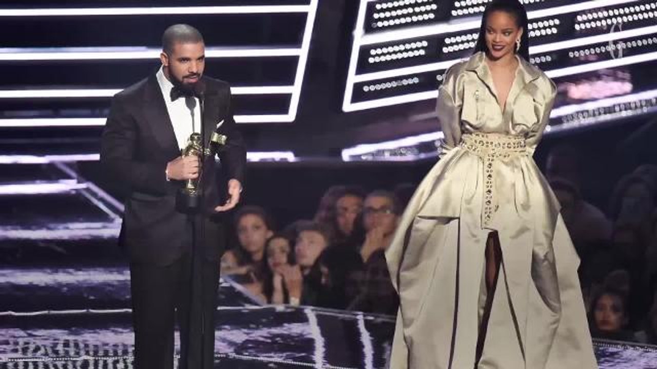 Rihanna annonce qu'elle et Drake ne sont plus des amis