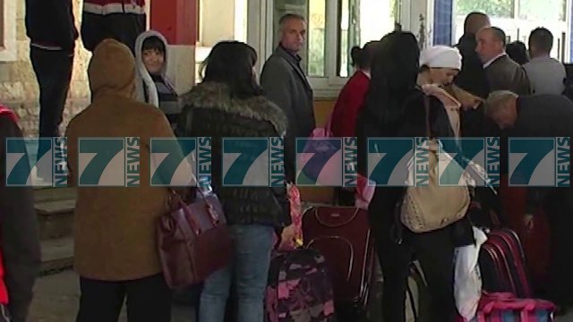 RADHE TE GJATA NE PIKEN E KALIMIT TE KAPSHTICES - News, Lajme - Kanali 11