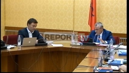 下载视频: Report TV - Tahiri kërkon kohë,Ruçi e shtyn: Vendoset nesër, PD: Skandal