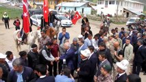 Kırgızlar Vali Zorluoğlu'nu yöresel kıyafetlerle karşıladı - VAN