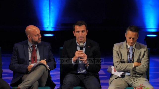 Veliaj në Poloni: Tirana, model për shërbimin social - Top Channel Albania - News - Lajme