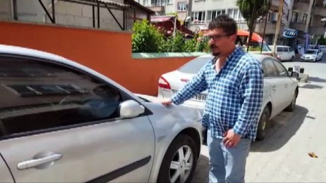 Araç motoruna sıkışan kediyi itfaiye ekipleri kurtardı