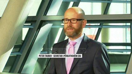 Merkel mbledh rreth vetes të vegjlit - Top Channel Albania - News - Lajme