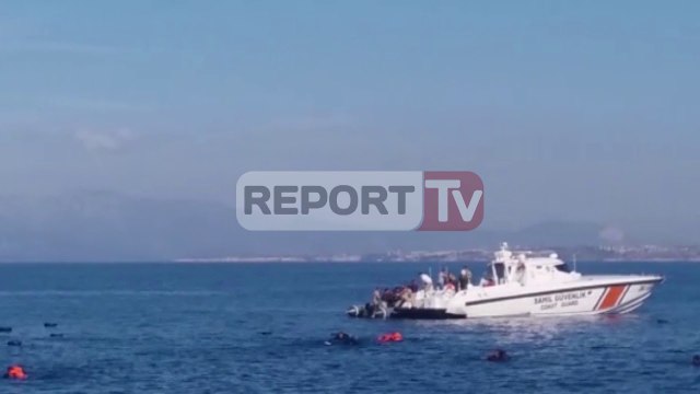 Report TV - Emigrantët, anija shqiptare shpëton 115 sirianë në Egje