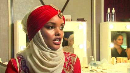 Londër, sfilatë modeste me hixhab - Top Channel Albania - News - Lajme