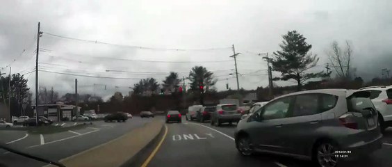 Un chauffard, mais il avait mis son clignotant !