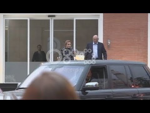 Ora News - Kryemadhi dhe Vasili takim me Bashën në selinë e PD-së