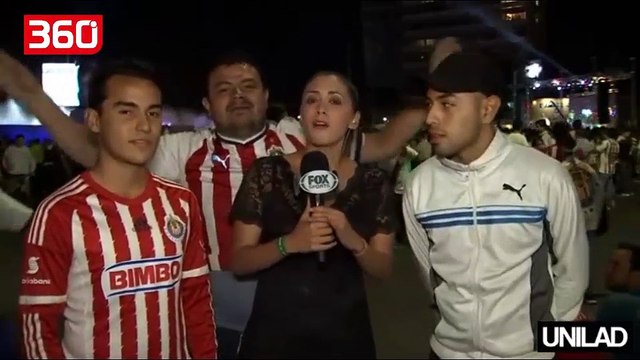 I mbush duart gazetares gjatë intervistës, reagimi i vajzës i la të gjithë pa fjalë (360video)