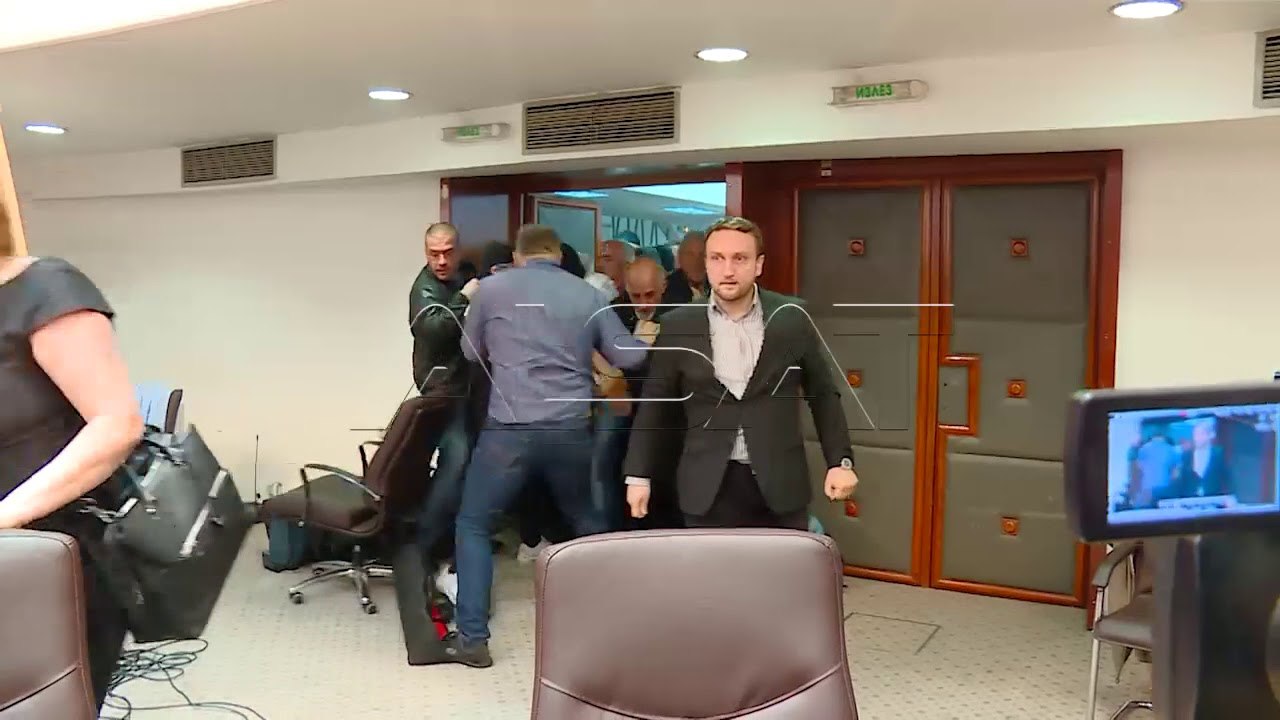 Насилство во Собранието, Обвинителството ја ист...