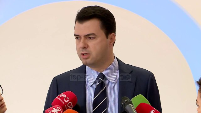 Aksioni i opozitës: Bojkot, protestë dhe ndryshim i Kushtetutës - Top Channel Albania - News - Lajme